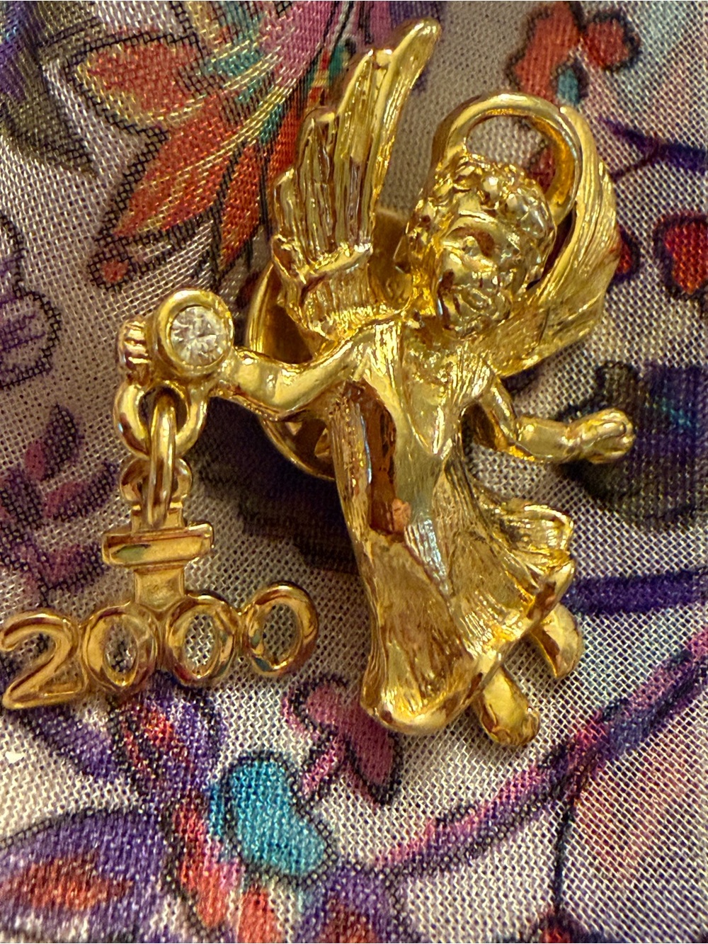 Millennium Golden Guardian Angel pin 2000